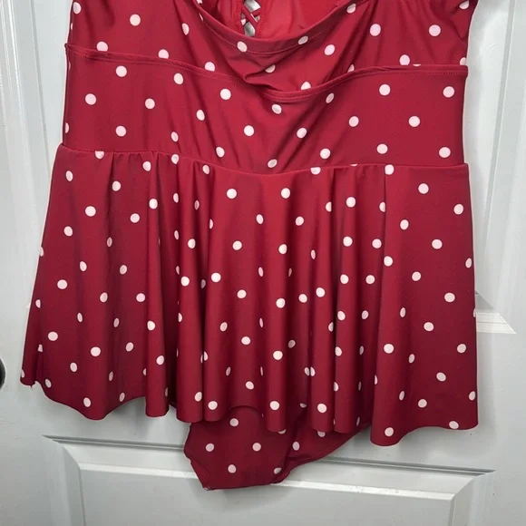 Torrid Disney Minnie Mouse Size 1X Red Polka Dot Retro Peplum One Piece Swimsuit - Picture 15 of 15